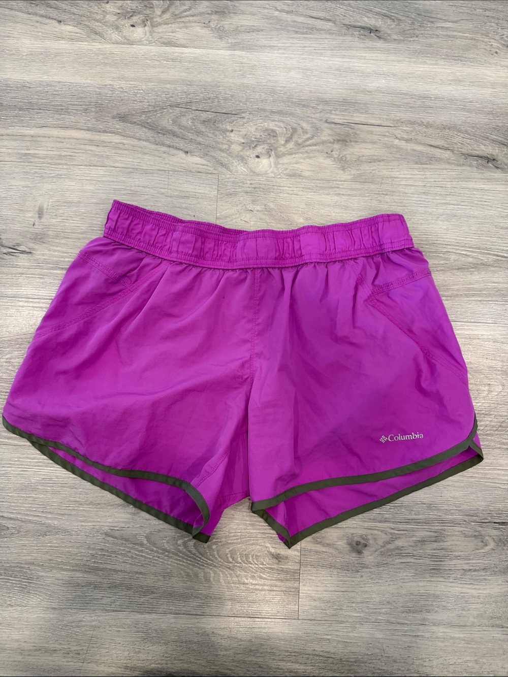 Columbia Sportswear Purple Active Shorts size large